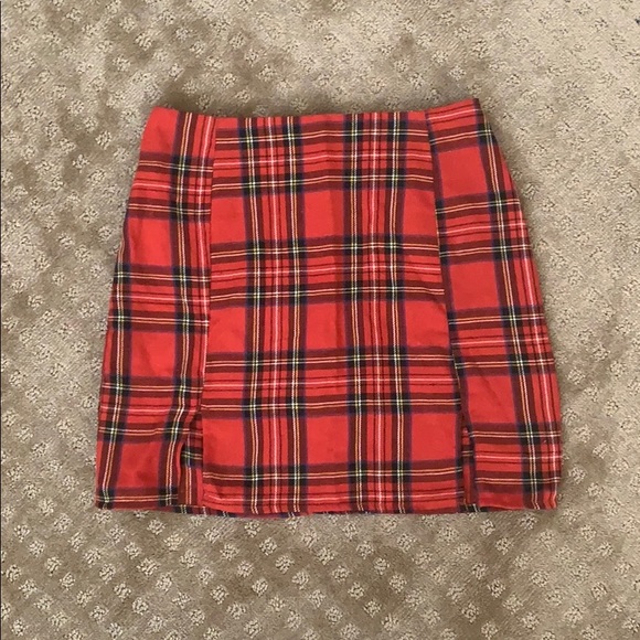 ⚠️SALE⚠️Plaid design skirt with slit - Picture 3 of 5